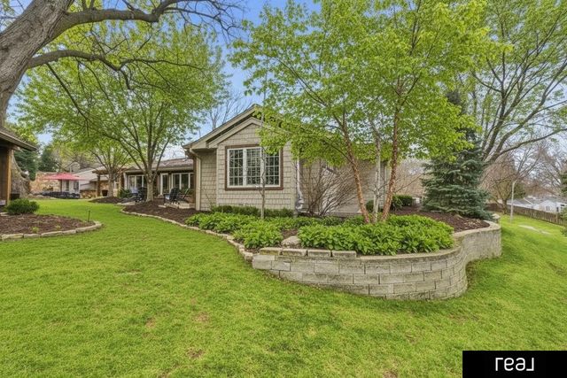 805 Ridgewood Avenue, Omaha, NE 68114
