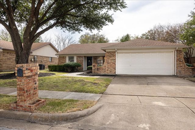 6628 Fair Oaks Drive, Watauga, TX 76148
