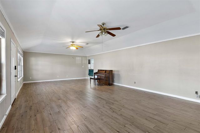 9810 Ellen Street, Baytown, TX 77521