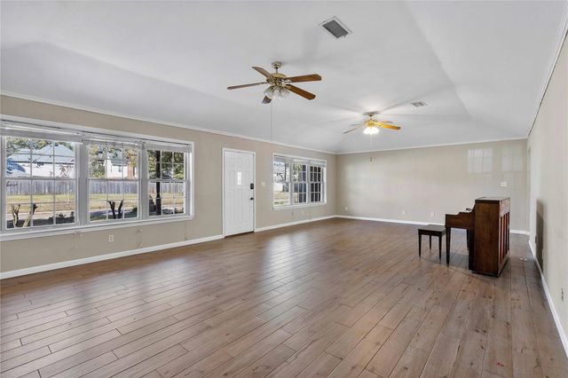 9810 Ellen Street, Baytown, TX 77521