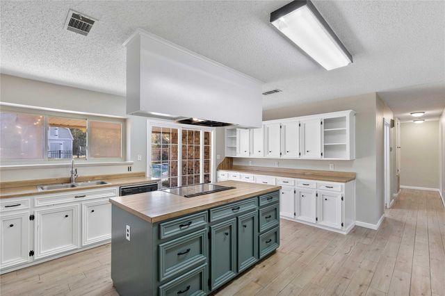 9810 Ellen Street, Baytown, TX 77521