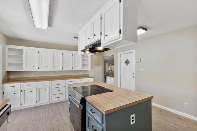 9810 Ellen Street, Baytown, TX 77521