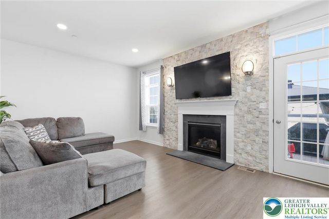 3206 Huntington Lane, Forks Twp, PA 18040