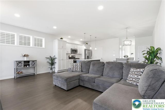 3206 Huntington Lane, Forks Twp, PA 18040