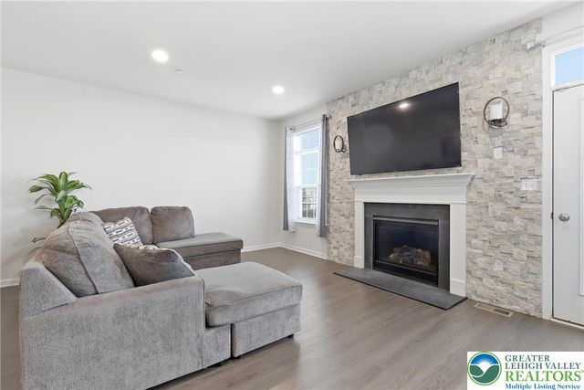 3206 Huntington Lane, Forks Twp, PA 18040