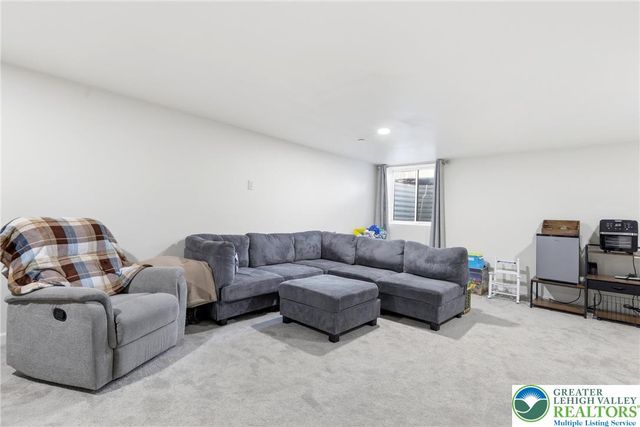3206 Huntington Lane, Forks Twp, PA 18040