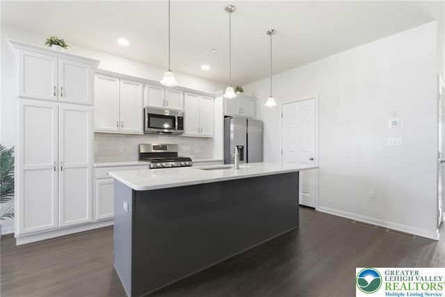 3206 Huntington Lane, Forks Twp, PA 18040