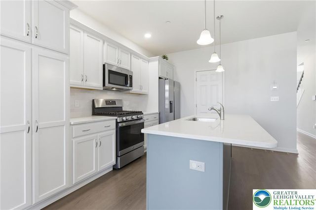 3206 Huntington Lane, Forks Twp, PA 18040
