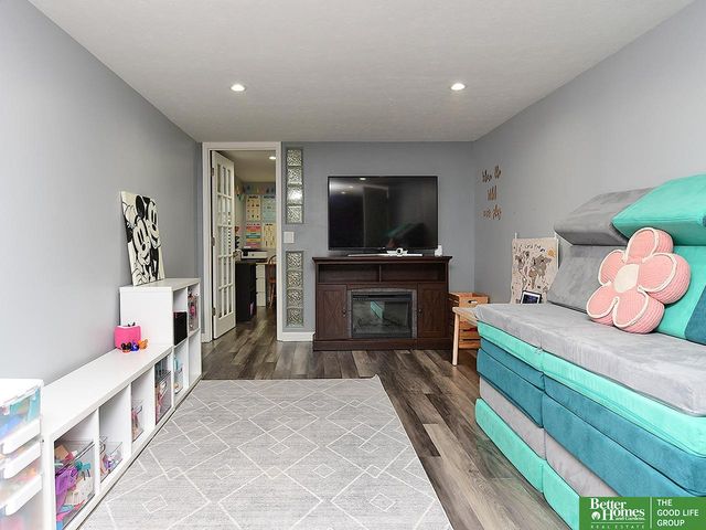 2206 Lillian Street, Bellevue, NE 68147