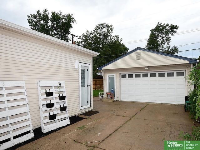 2206 Lillian Street, Bellevue, NE 68147