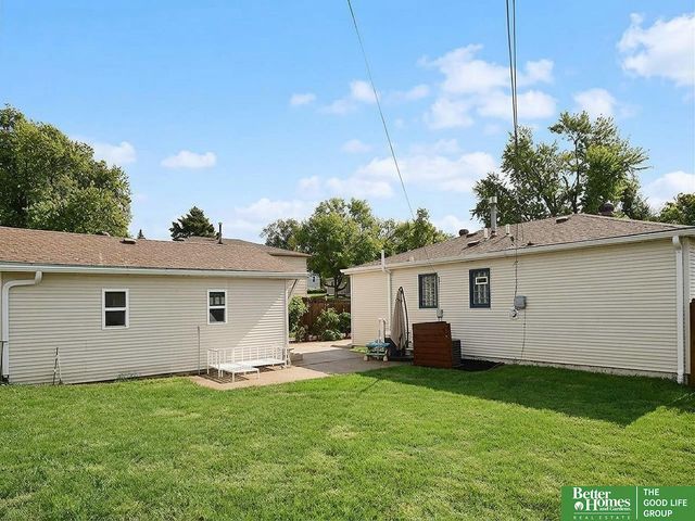 2206 Lillian Street, Bellevue, NE 68147