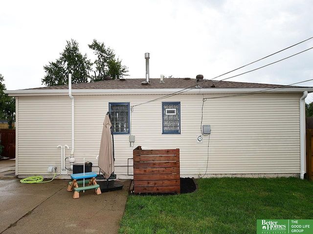 2206 Lillian Street, Bellevue, NE 68147