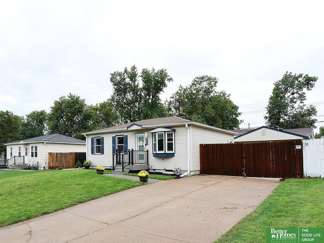 2206 Lillian Street, Bellevue, NE 68147