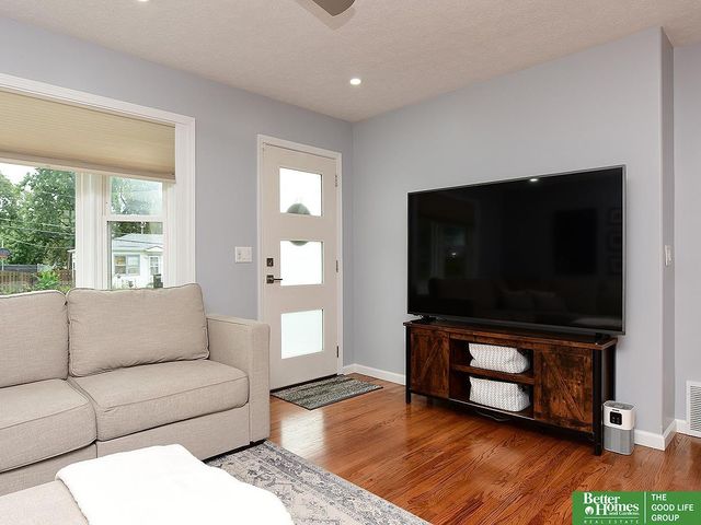 2206 Lillian Street, Bellevue, NE 68147
