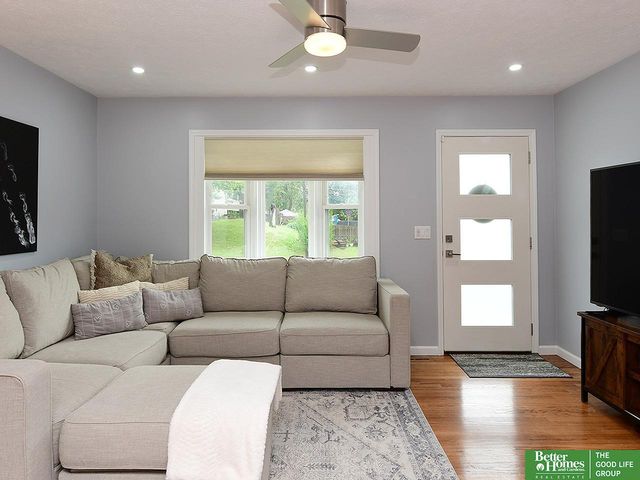 2206 Lillian Street, Bellevue, NE 68147
