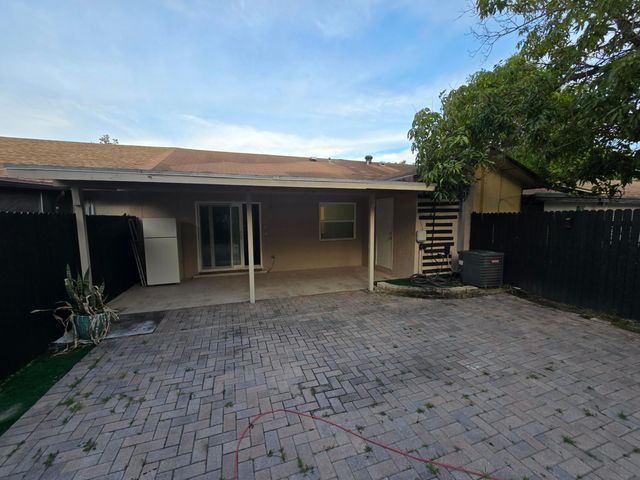 4503 NW 6th Avenue, Deerfield Beach, FL 33064