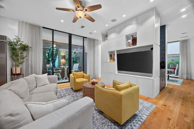 1310 Nantucket Drive, Houston, TX 77057