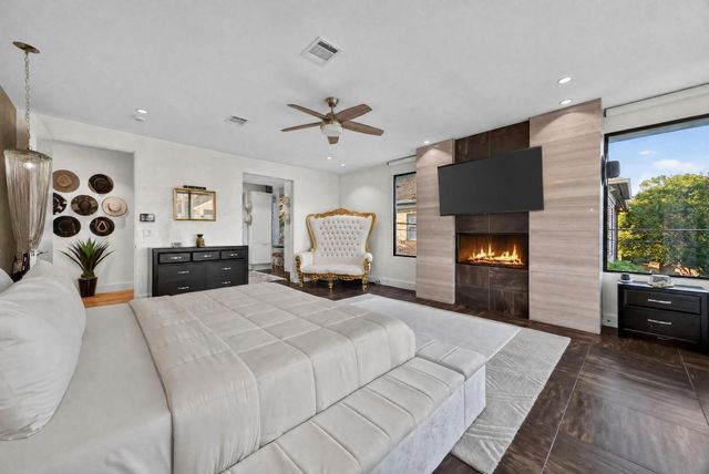 1310 Nantucket Drive, Houston, TX 77057