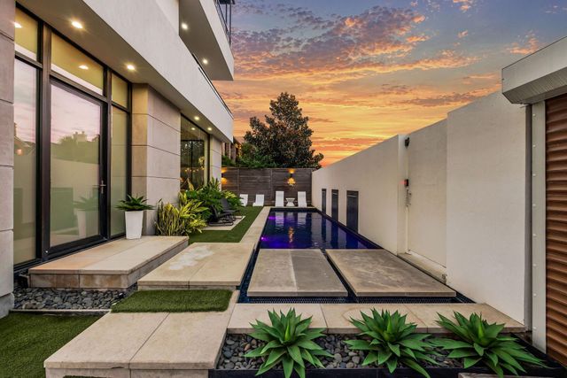 1310 Nantucket Drive, Houston, TX 77057