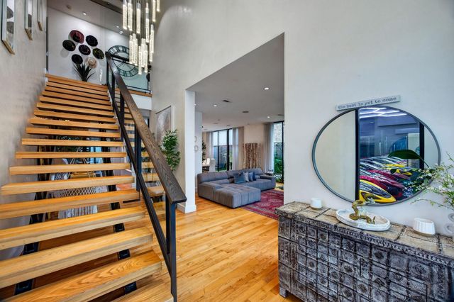1310 Nantucket Drive, Houston, TX 77057