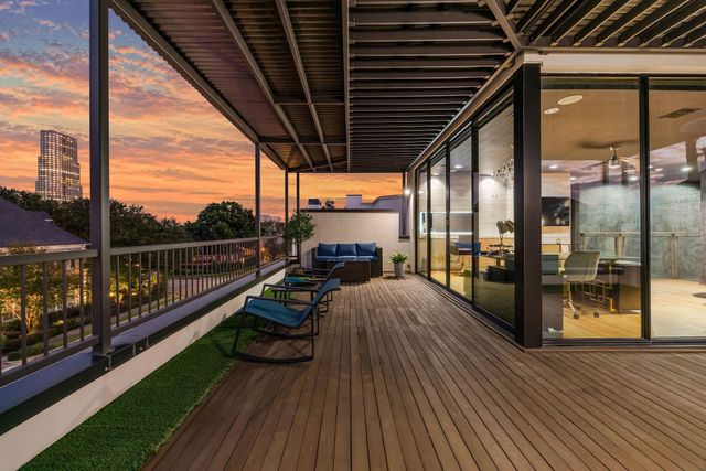 1310 Nantucket Drive, Houston, TX 77057