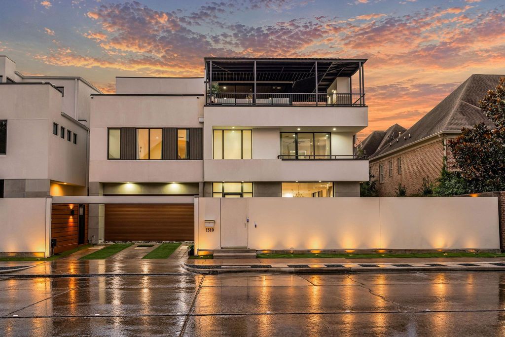 1310 Nantucket Drive, Houston, TX 77057