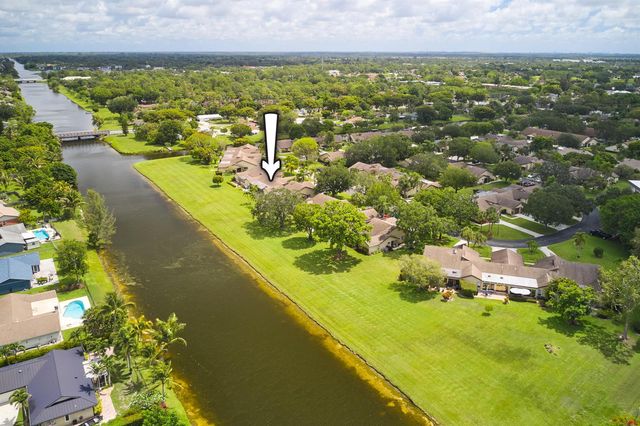 154 Ramblewood Circle, Royal Palm Beach, FL 33411
