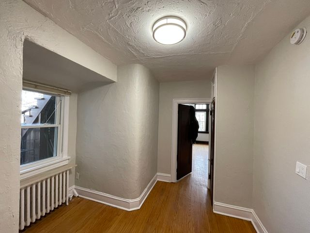 1155 Saint Johns Avenue D, Highland Park, IL 60035