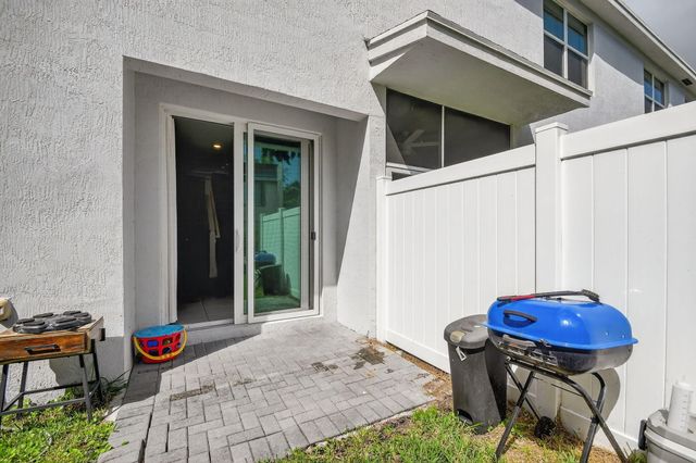 4326 Hammock Grove Drive, Lake Worth, FL 33467