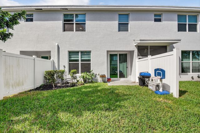 4326 Hammock Grove Drive, Lake Worth, FL 33467