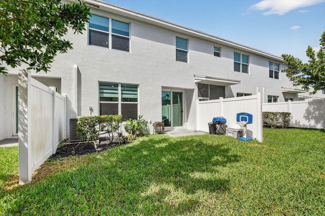 4326 Hammock Grove Drive, Lake Worth, FL 33467