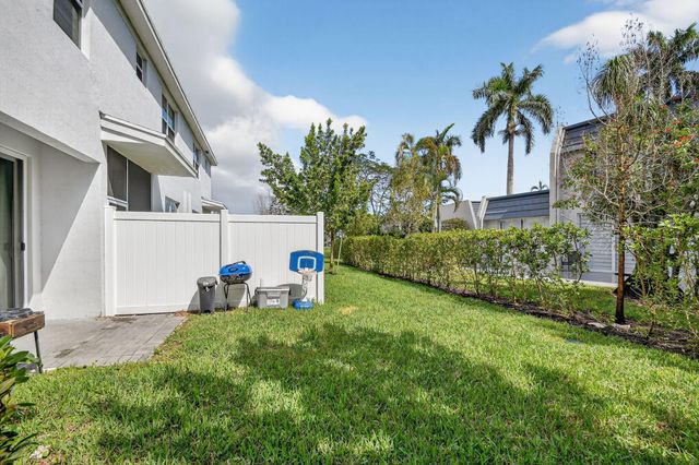 4326 Hammock Grove Drive, Lake Worth, FL 33467