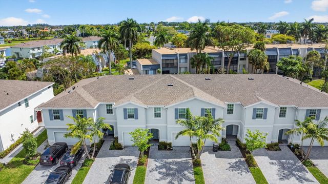 4326 Hammock Grove Drive, Lake Worth, FL 33467