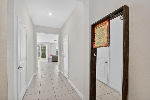 4326 Hammock Grove Drive, Lake Worth, FL 33467