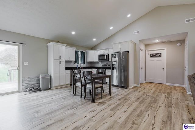 15 Downs Loop, Elizabethtown, KY 42701