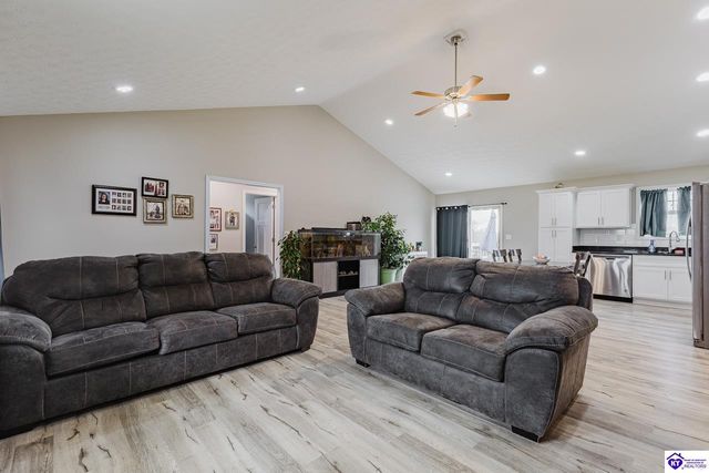 15 Downs Loop, Elizabethtown, KY 42701