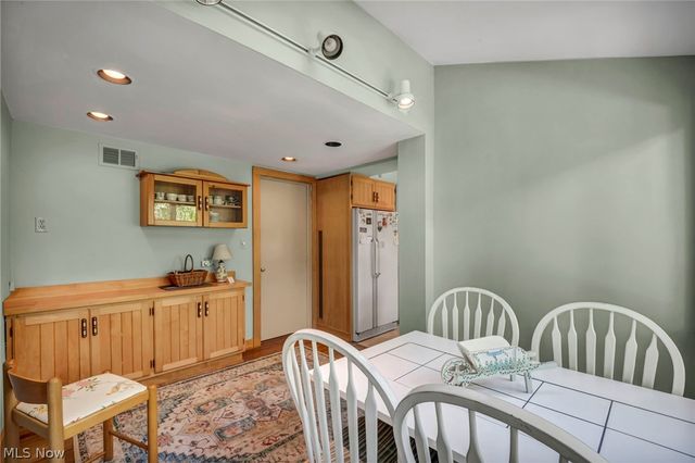 21439 Claythorne Road, Shaker Heights, OH 44122