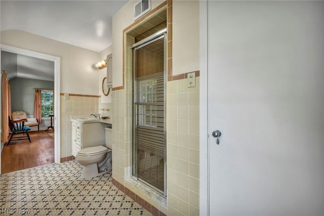 21439 Claythorne Road, Shaker Heights, OH 44122