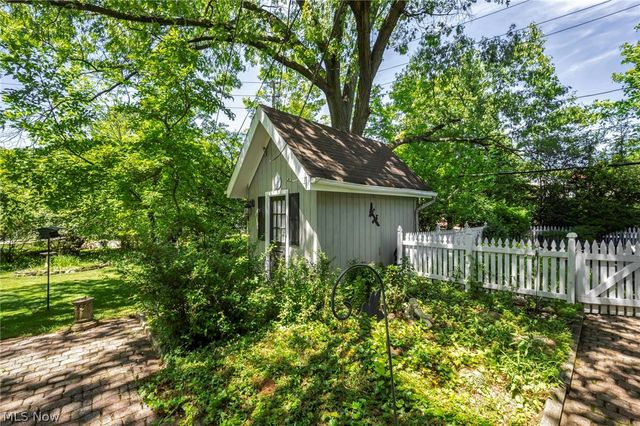 21439 Claythorne Road, Shaker Heights, OH 44122