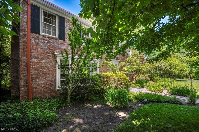 21439 Claythorne Road, Shaker Heights, OH 44122
