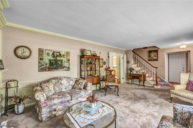 21439 Claythorne Road, Shaker Heights, OH 44122