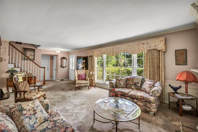 21439 Claythorne Road, Shaker Heights, OH 44122