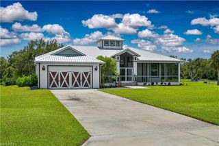 18111 Riverchase CT, Alva, FL 33920