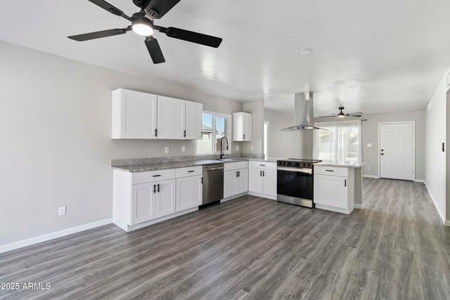 2726 E DAHLIA Drive, Phoenix, AZ 85032