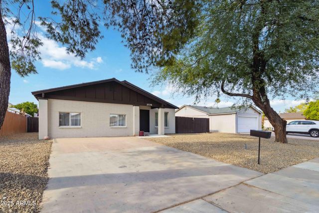 2726 E DAHLIA Drive, Phoenix, AZ 85032