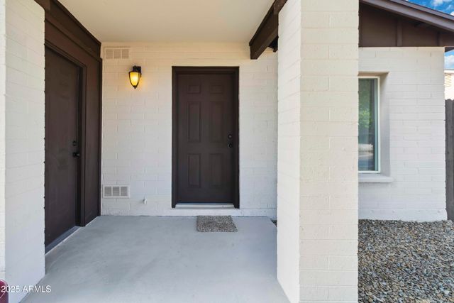 2726 E DAHLIA Drive, Phoenix, AZ 85032