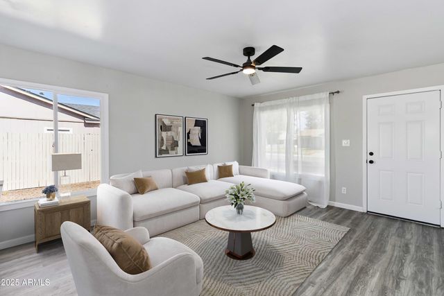 2726 E DAHLIA Drive, Phoenix, AZ 85032
