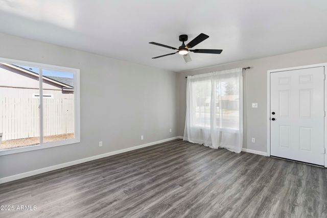 2726 E DAHLIA Drive, Phoenix, AZ 85032