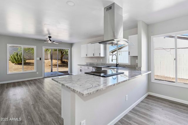 2726 E DAHLIA Drive, Phoenix, AZ 85032