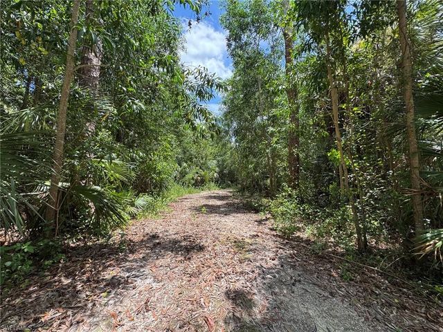930 24th AVE NE, Naples, FL 34120